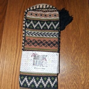 The Oruginal Muk Luks Slipper Socks, NWT